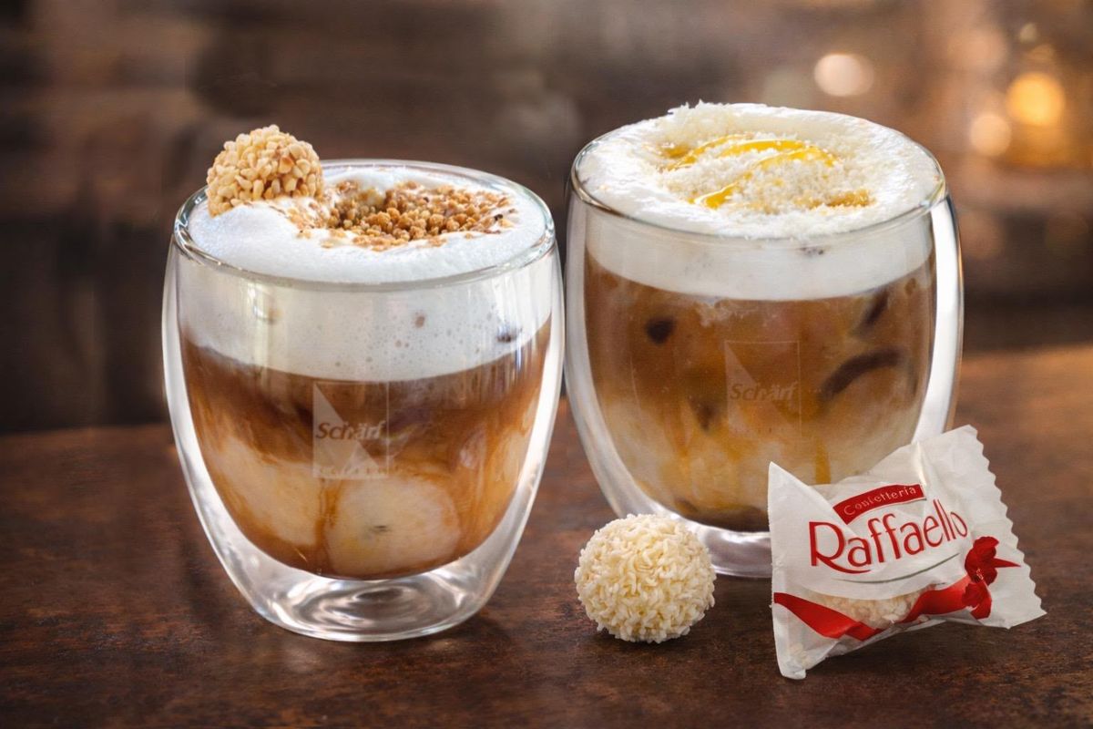 Raffaello- und Giotto-Latte mit Schlagobers